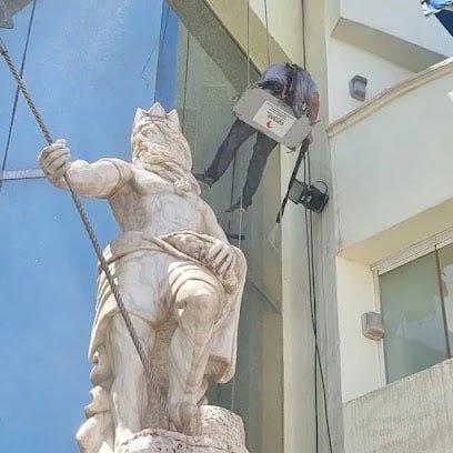 Espinar Pinturas - Pintores Malaga. Trabajos Verticales, Rehabilitación De Fachadas Y Amianto